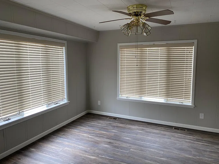 200 W Ash St — Photo 3