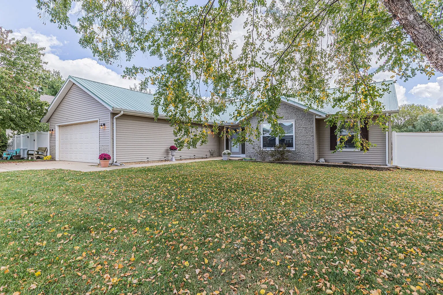 1204 Fawn Dr photo 1