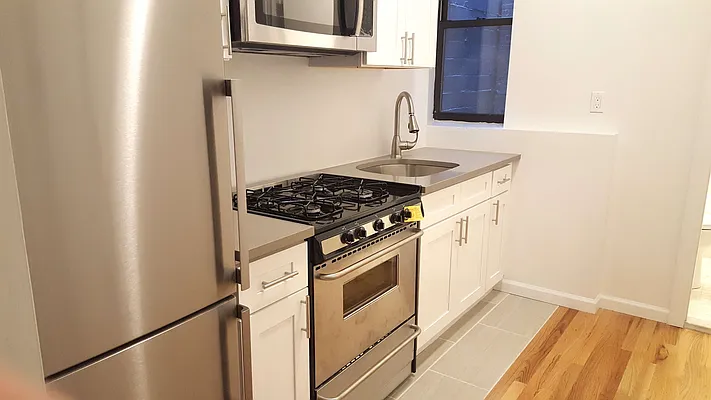 Rented by Manhattan Spaces | media 35