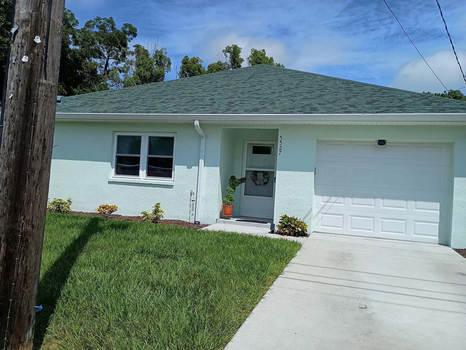 2 bed, 1200 sqft, $1,600 — Photo 1