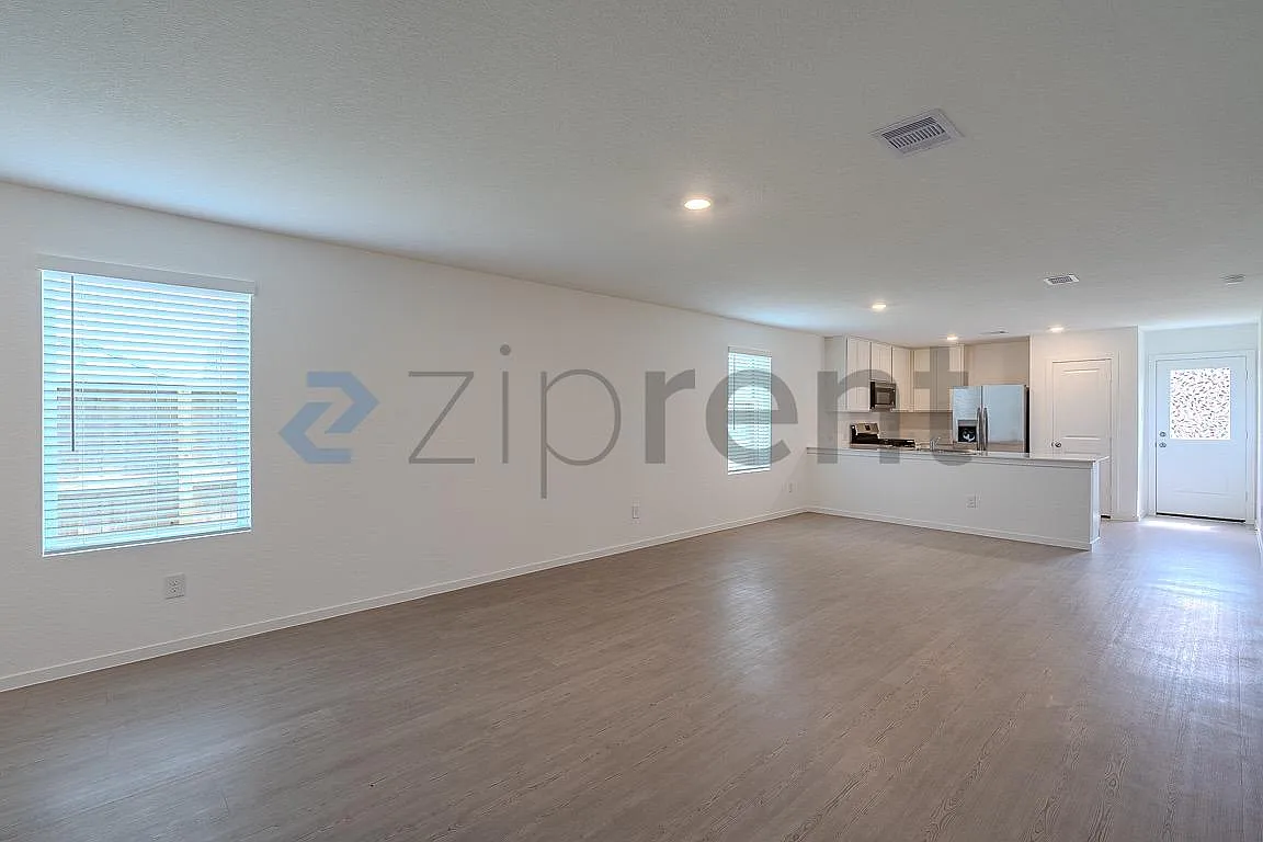 3 bed, 1474 sqft, $1,990 — Photo 1
