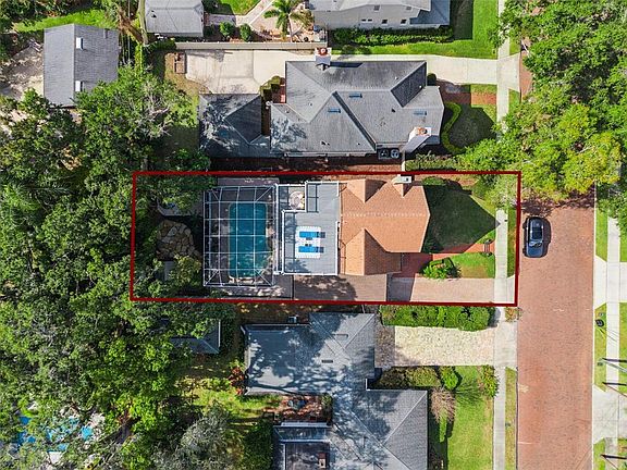 3rd image of 910 Alameda St