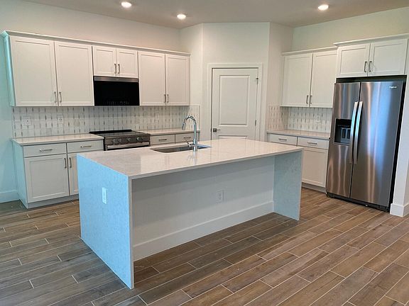 3rd image of 7111 SE Park Trace Court