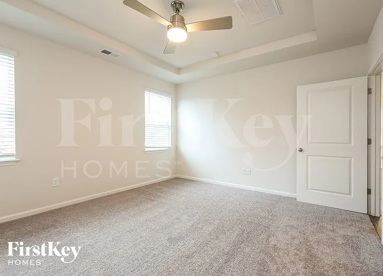 410 Stonefence Dr — Photo 7