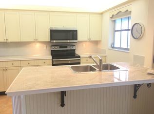 1222 S Drive Way APT B, Delray Beach, FL 33445