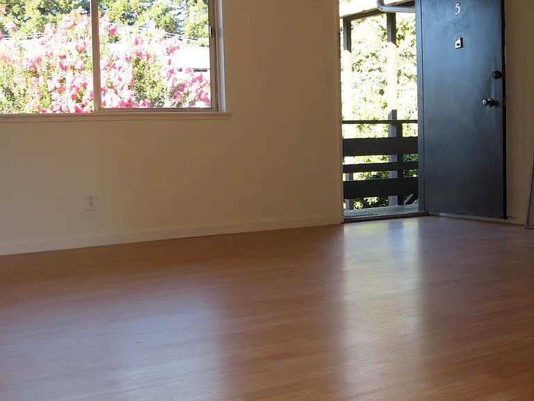 227 Pettis Ave #5 — Photo 1