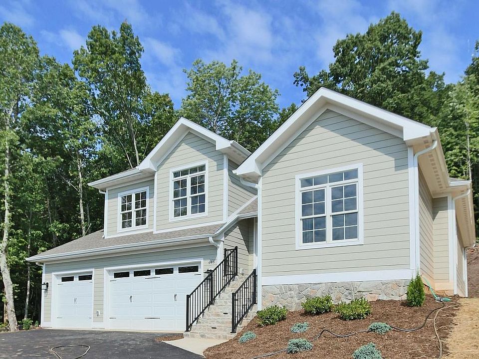 1st image of 469 Summit Dr