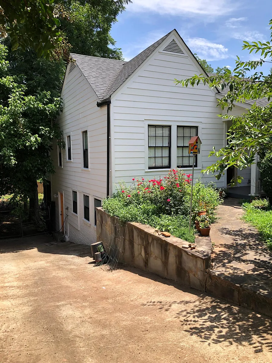 Building Photo - 27 Branham St NE