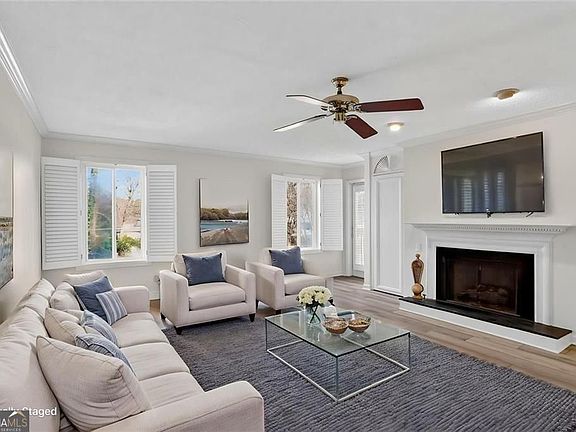 4th image of 583 Emory Oaks Way
