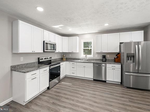 2nd image of 20 Colgate Dr