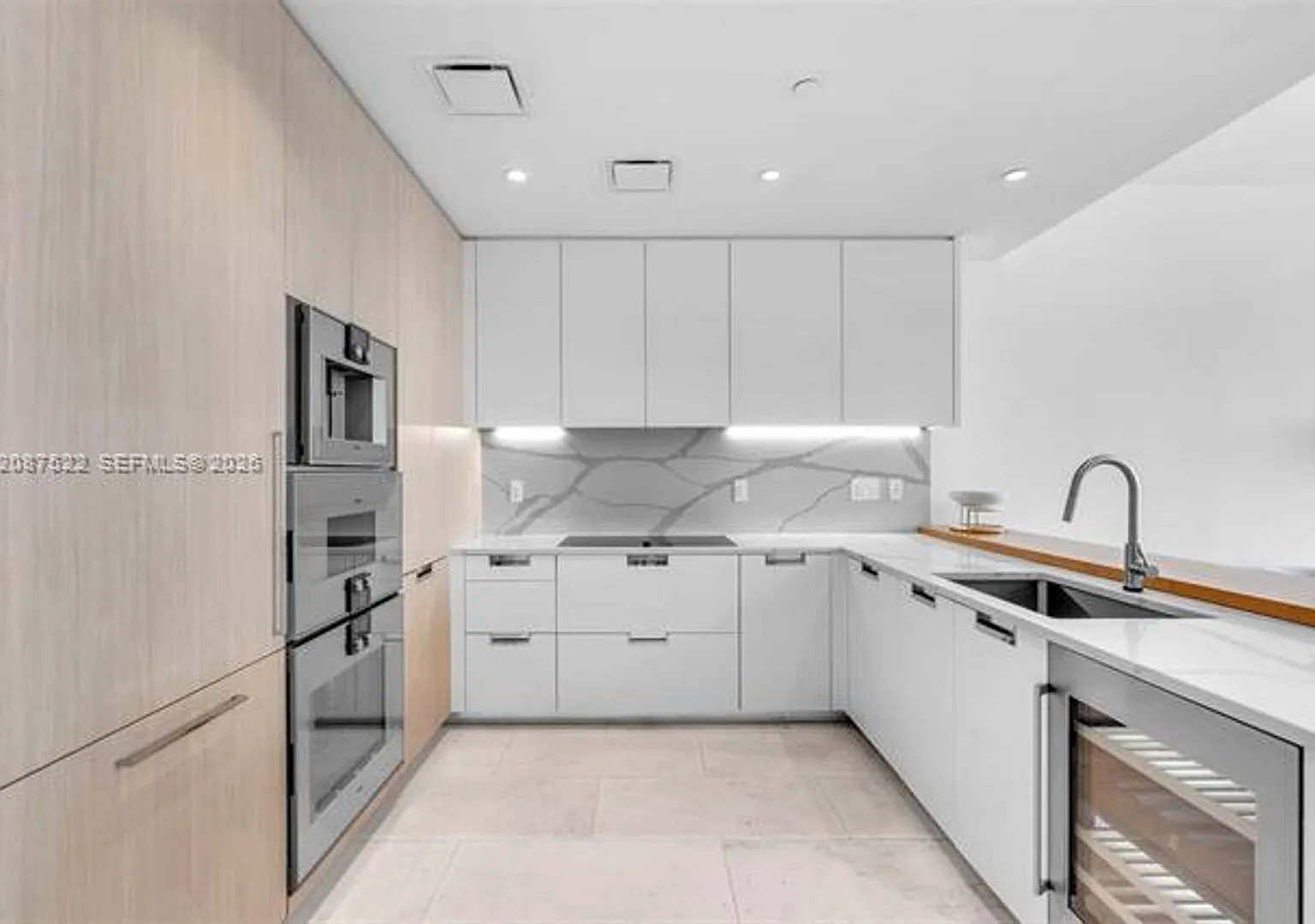 15701 Collins Ave cu-1703, Sunny Isles Beach, FL 33160 — Photo 1