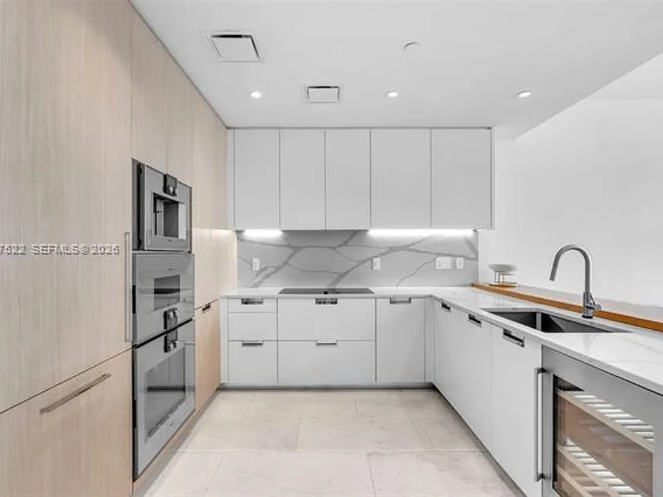15701 Collins Ave #CU-1703