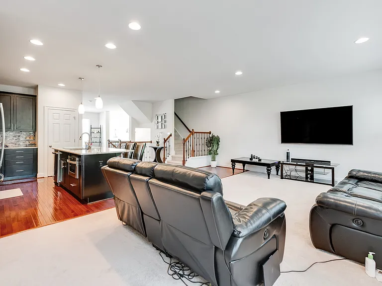 5405 Hickory Ann Dr — Photo 3