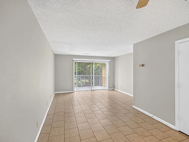 8471 Yadkin Cir #F — Photo 10