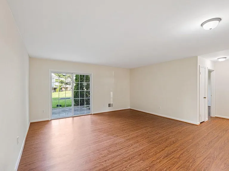 14451 Cool Oak Ln — Photo 7