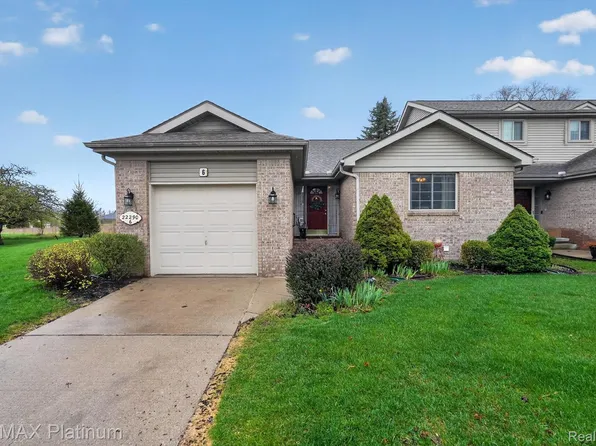 22290 Quail Run Cir Unit 6, South Lyon, MI 48178