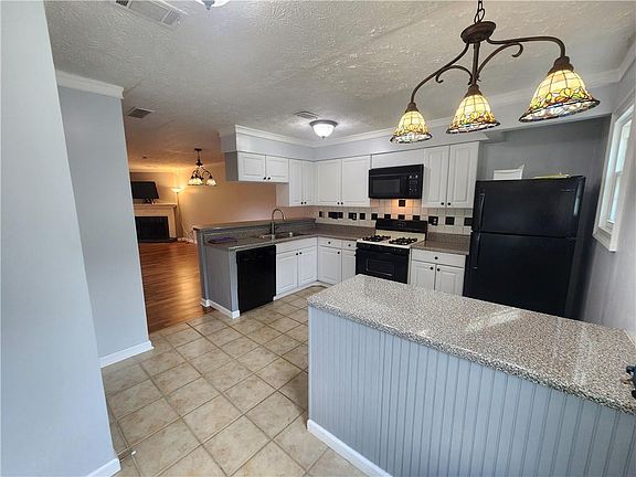 2nd image of 6681 Langtry Ln