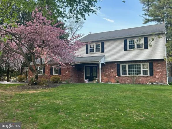 47 Sandy Knoll Dr, Doylestown, PA 18901