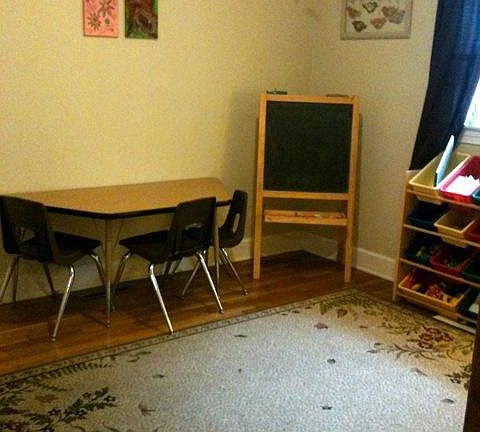 5th image of 826 Warfield Pl