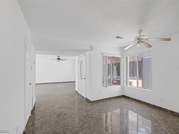 4th image of 5060 Lancaster Dr