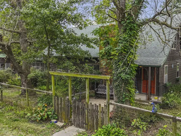 10450 E Highway Cc, Centralia, MO 65240