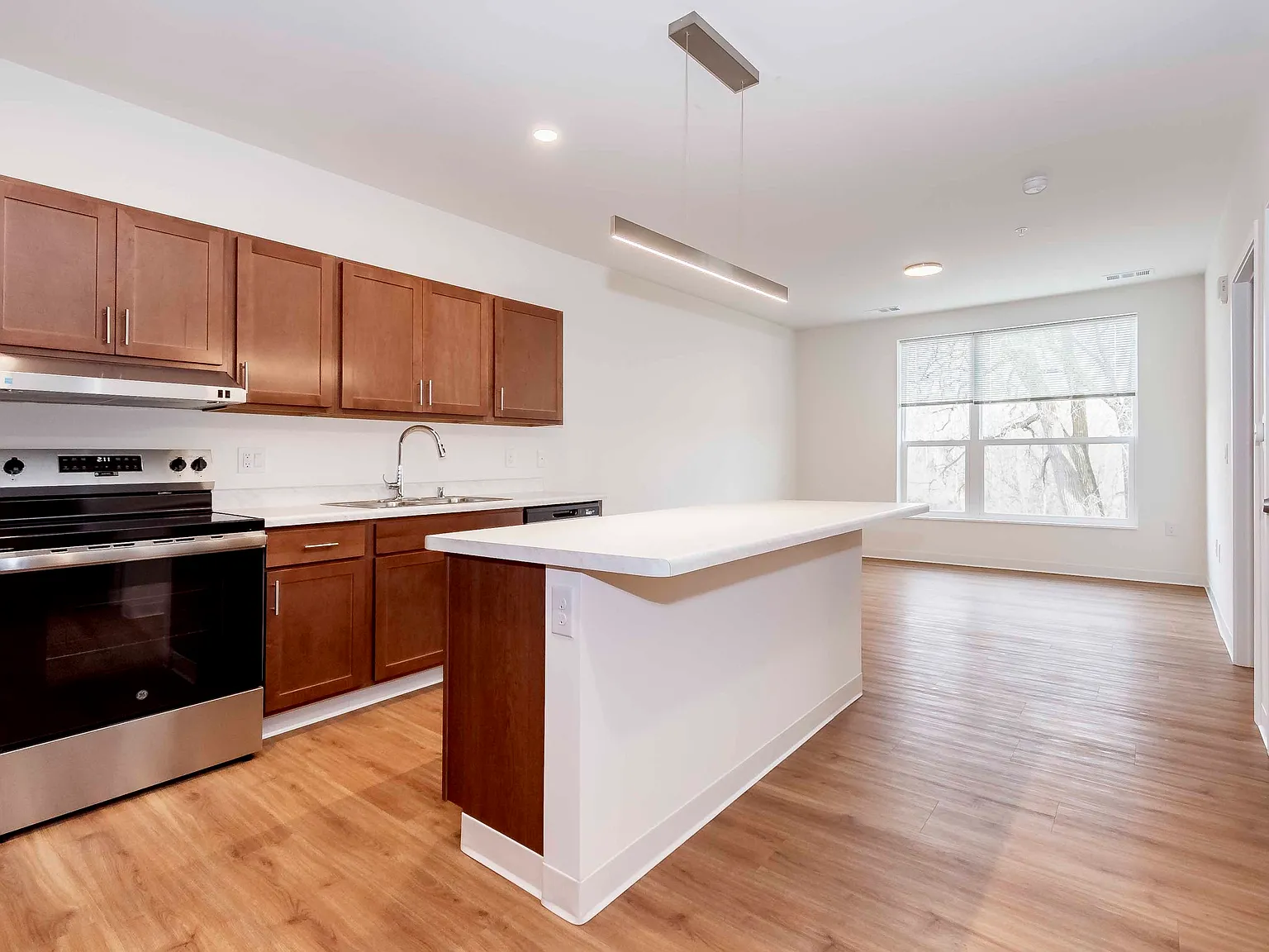 1 bed, 605 sqft, $1,225 — Photo 1