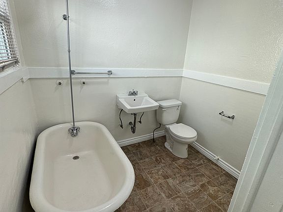5th image of 1205 Molino Ave APT 6