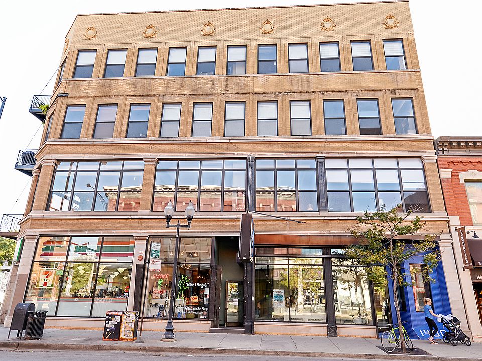 1st image of 1400 N Milwaukee Ave APT 202