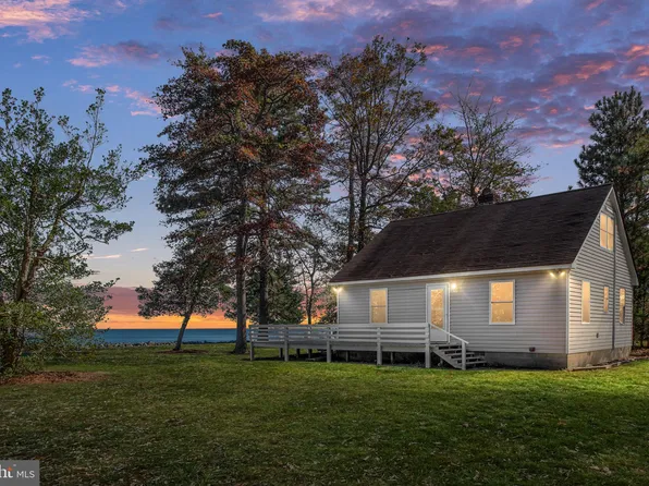 598 Bay Quarter Dr, Heathsville, VA 22473