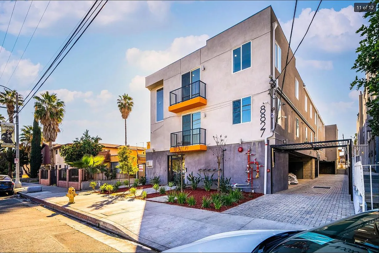 8827 Van Nuys Blvd — Photo 1