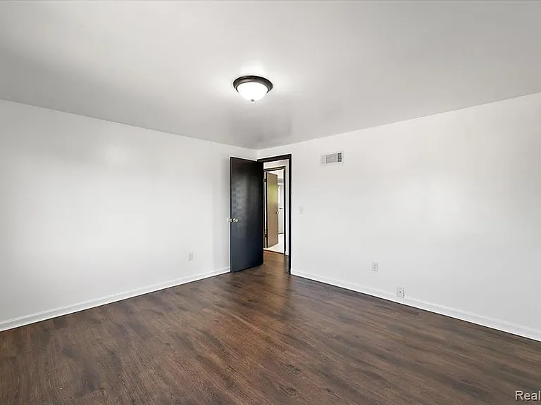 48156 Virginia Ct — Photo 36