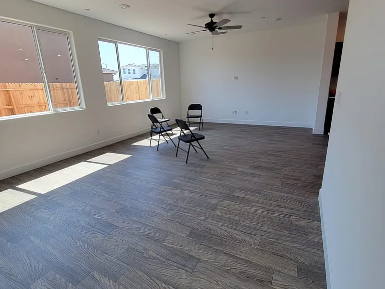 2434 Explorador Dr — Photo 5