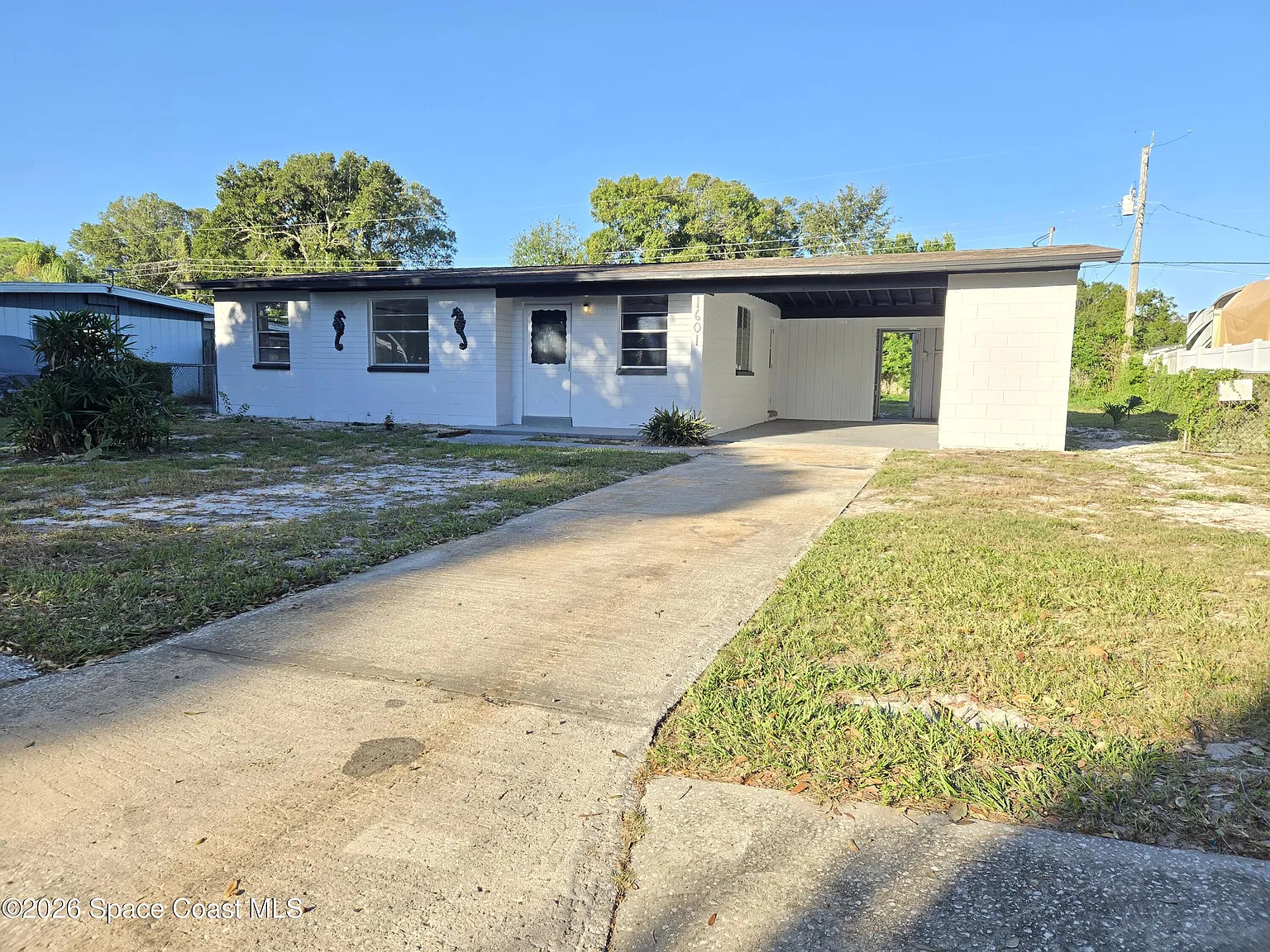3 bed, 1.0 bath, 831 sqft, $1,950 — Photo 1