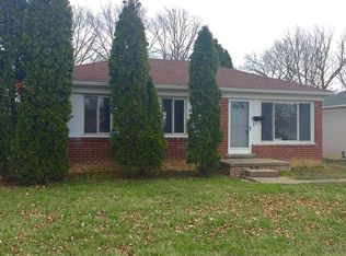 29645 Tamarack Dr, Flat Rock, MI 48134
