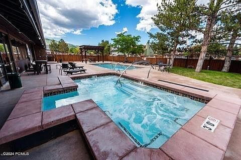 2nd image of 2255 Sidewinder Dr #602