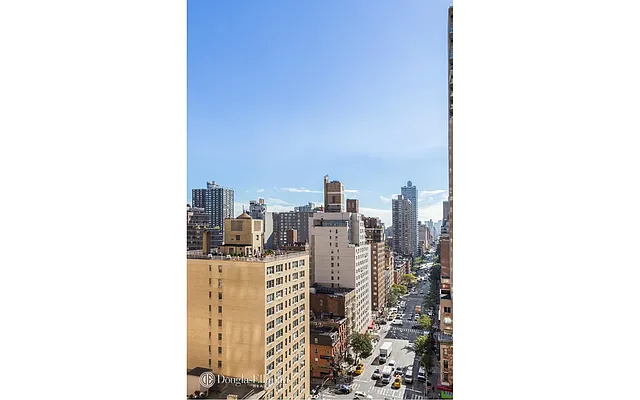 Sold by Douglas Elliman | media 16