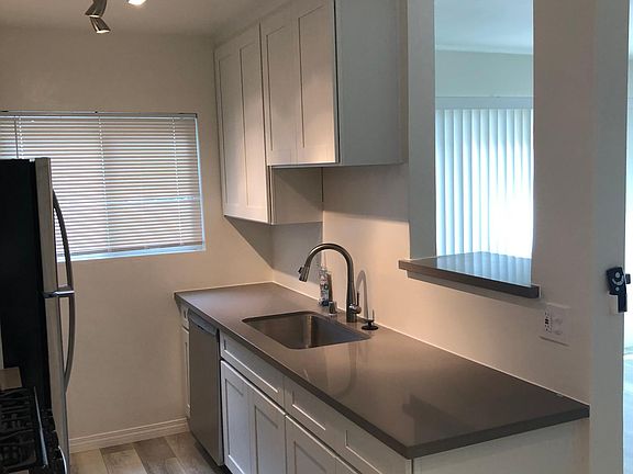 3rd image of 1016 Wilcox Ave #8