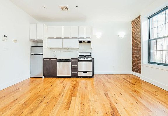 5th image of 220 Bushwick Ave APT 5F