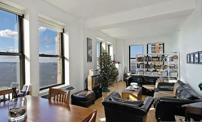 Rented by BLU Real Estate | media 32