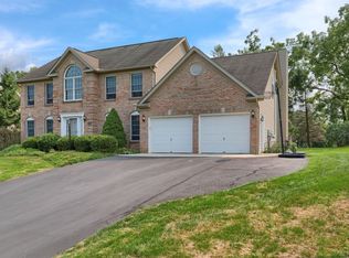811 Teaberry Ln, State College, PA 16803
