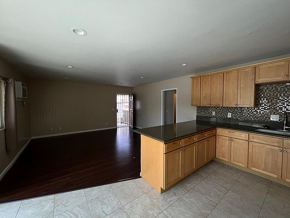 Kitchen / Livingroom View