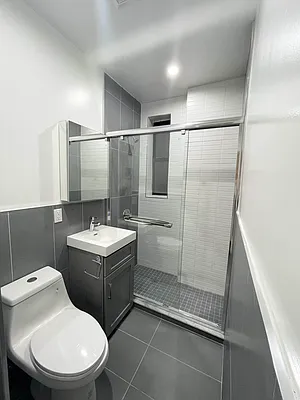Rented by Jonis Realty | media 27