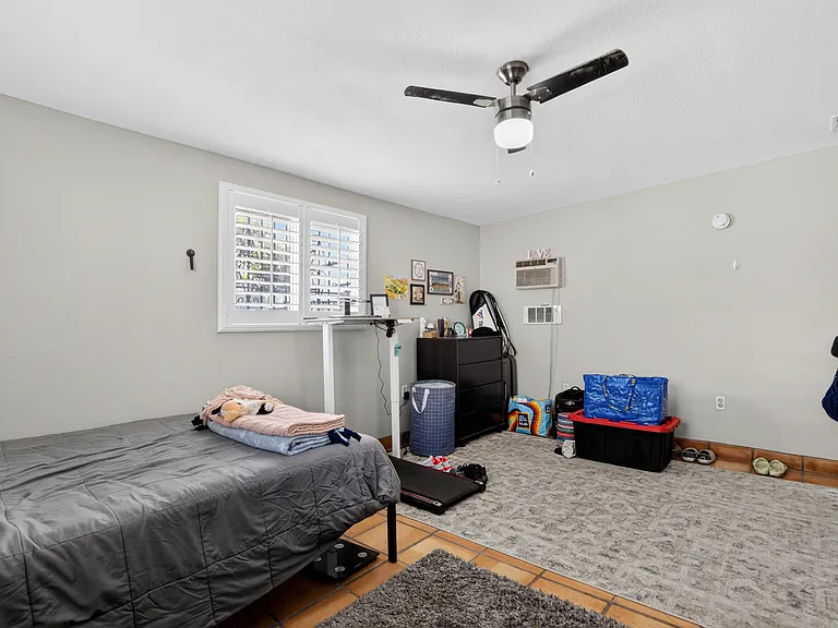 123 E Erie Dr — Photo 22