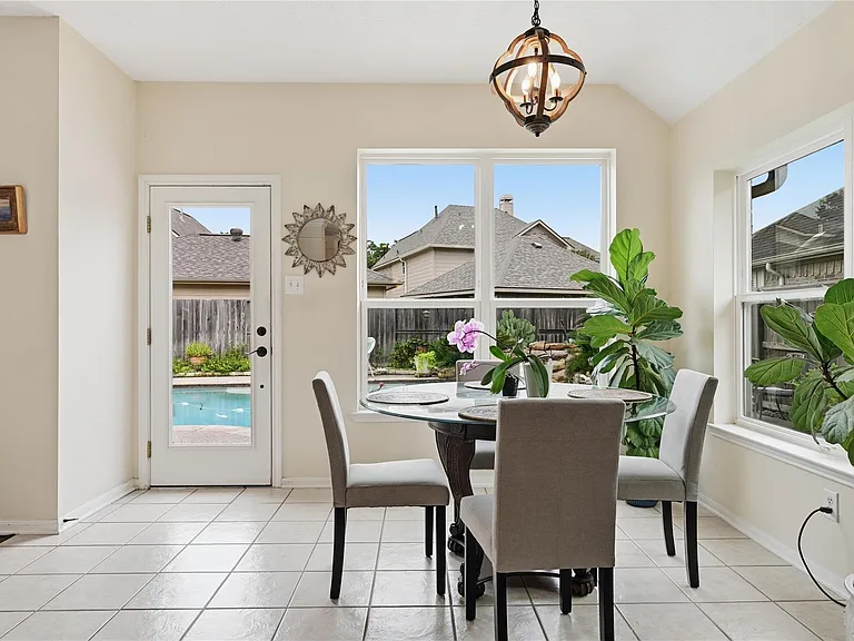 1010 Bringewood Chase Dr — Photo 25