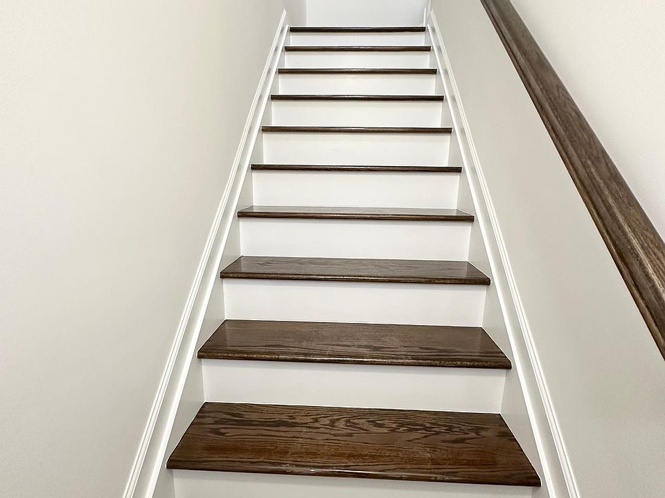 1st image of 180 Chelsea St #2