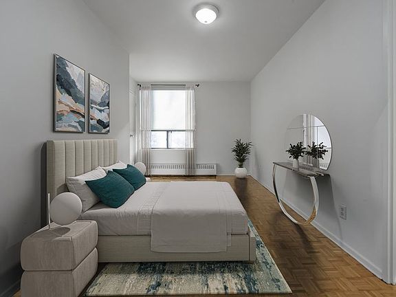 4th image of 779 Danforth Ave
