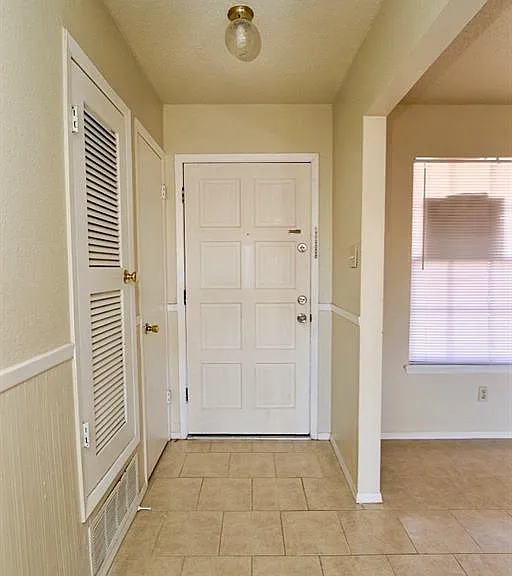 6925 Escondido Dr #B — Photo 7