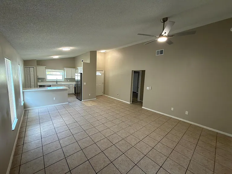 825 Grenadier Dr — Photo 8