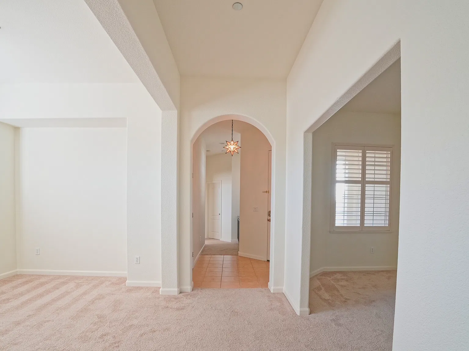 3 bed, 2073 sqft, $3,600 — Photo 2