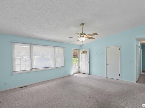 5th image of 820 Park Ln